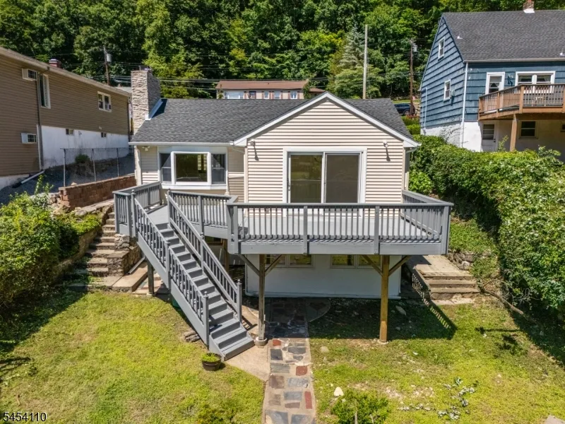 235 Skyline Lake Dr Ringwood, NJ 07456