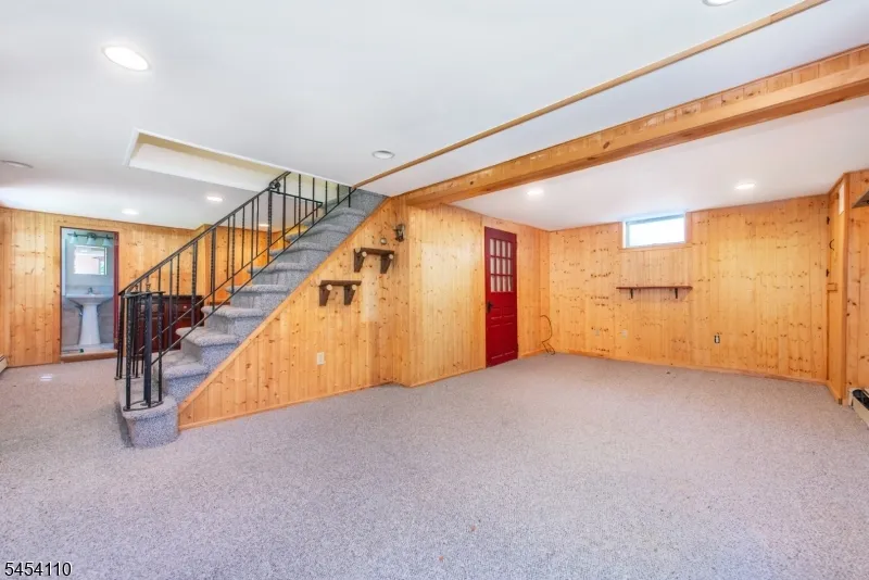 235 Skyline Lake Dr Ringwood, NJ 07456