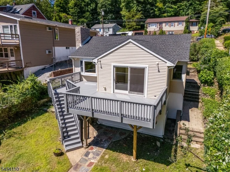 235 Skyline Lake Dr Ringwood, NJ 07456