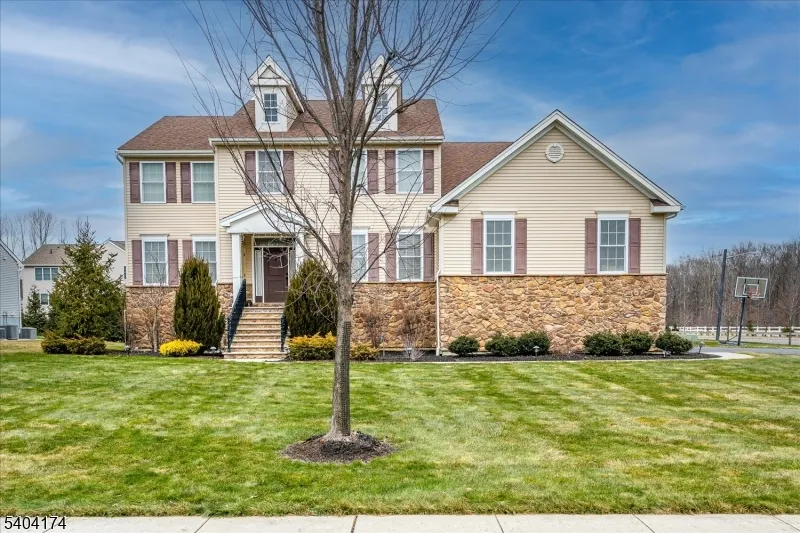 2 Eagle Ct South Brunswick, NJ 08852