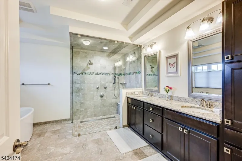 2 Eagle Ct South Brunswick, NJ 08852