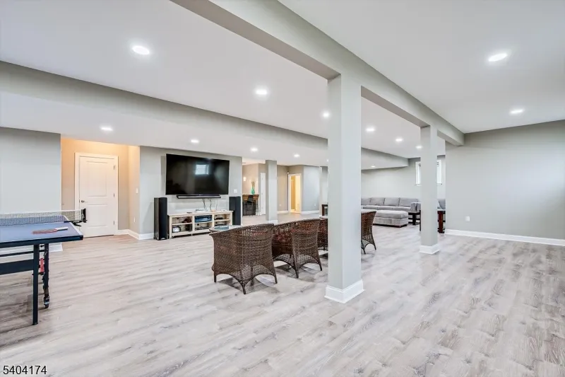 2 Eagle Ct South Brunswick, NJ 08852