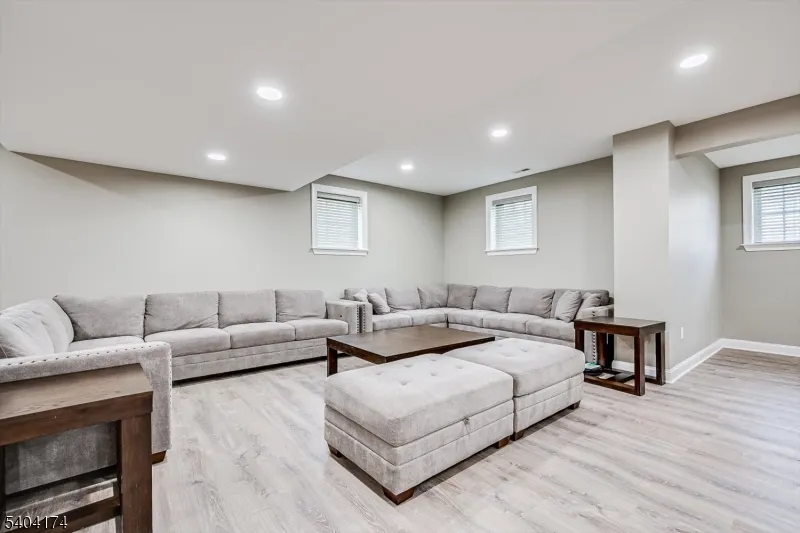 2 Eagle Ct South Brunswick, NJ 08852