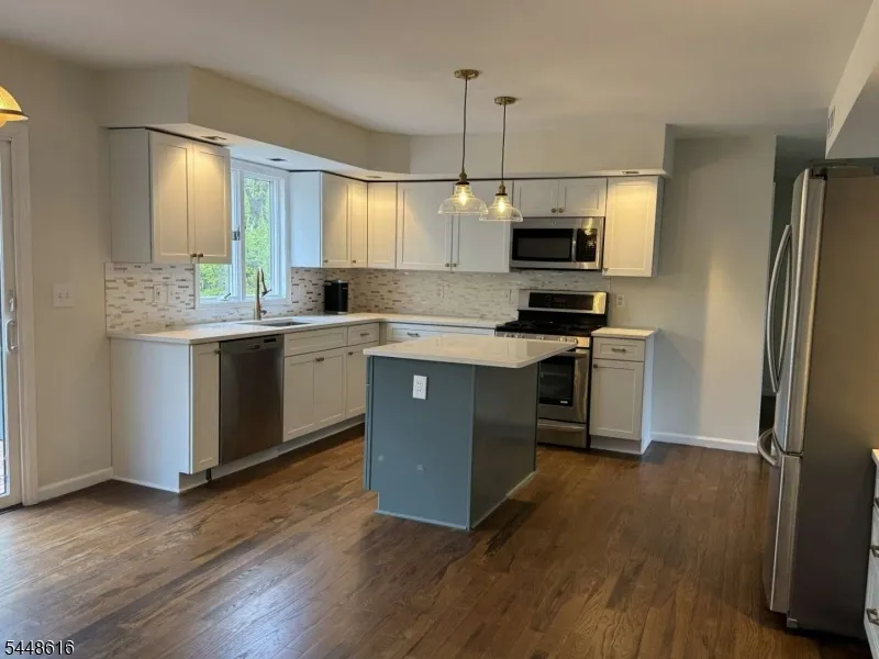 7 Globe Mills Rd Alexandria, NJ 08848