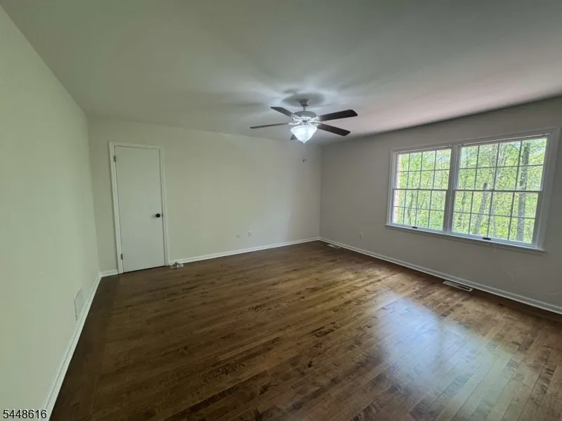 7 Globe Mills Rd Alexandria, NJ 08848