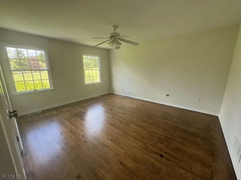 7 Globe Mills Rd Alexandria, NJ 08848