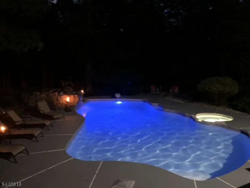7 Globe Mills Rd Alexandria, NJ 08848