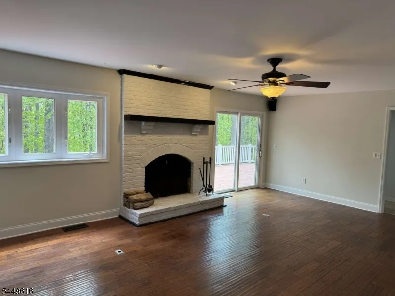 7 Globe Mills Rd Alexandria, NJ 08848