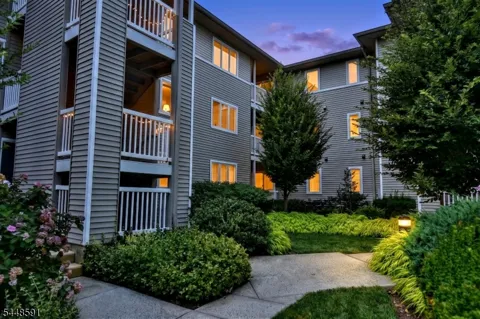 125 Orchard Park #125 Unit 125