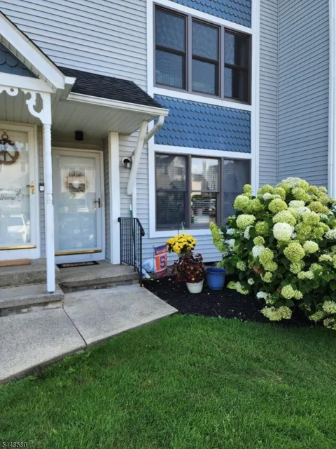 11 Burlington Ct
