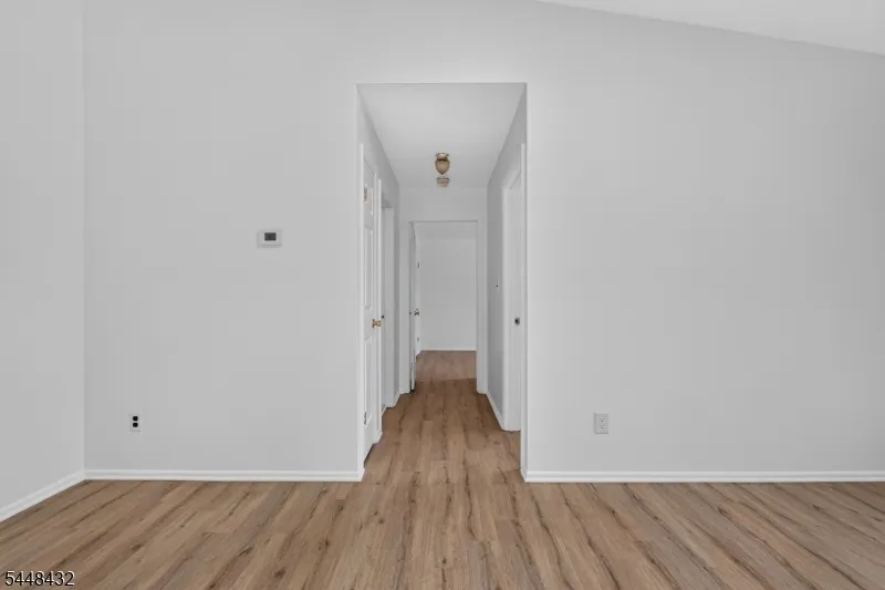 204 Sierra Ct Woodbridge, NJ 07095
