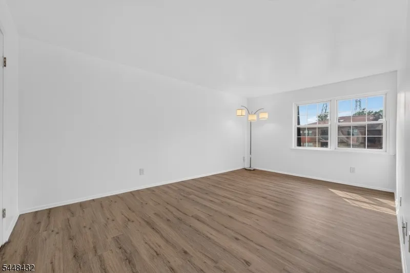 204 Sierra Ct Woodbridge, NJ 07095