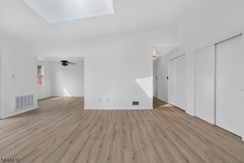 204 Sierra Ct Woodbridge, NJ 07095