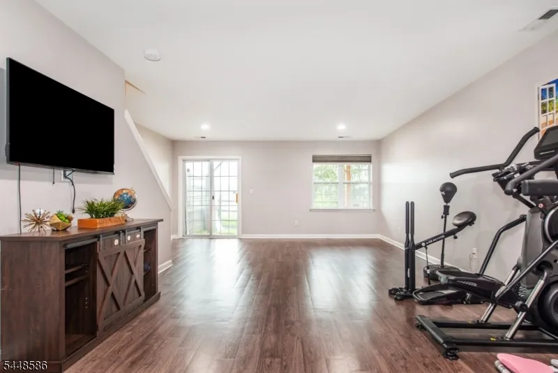 145 Mountainside Dr Pompton Lakes, NJ 07442