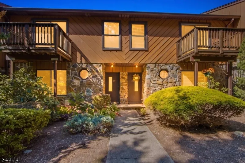 3 Brookside Hts #F Unit F Wanaque, NJ 07465