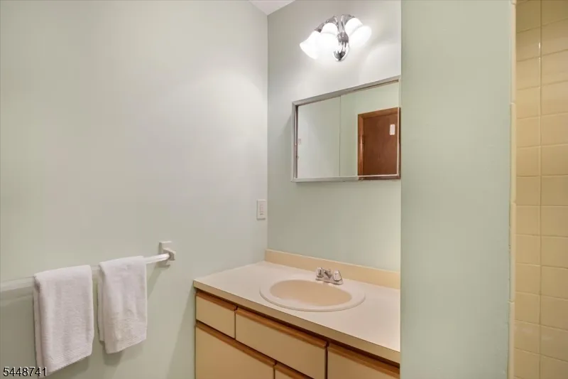 3 Brookside Hts #F Unit F Wanaque, NJ 07465