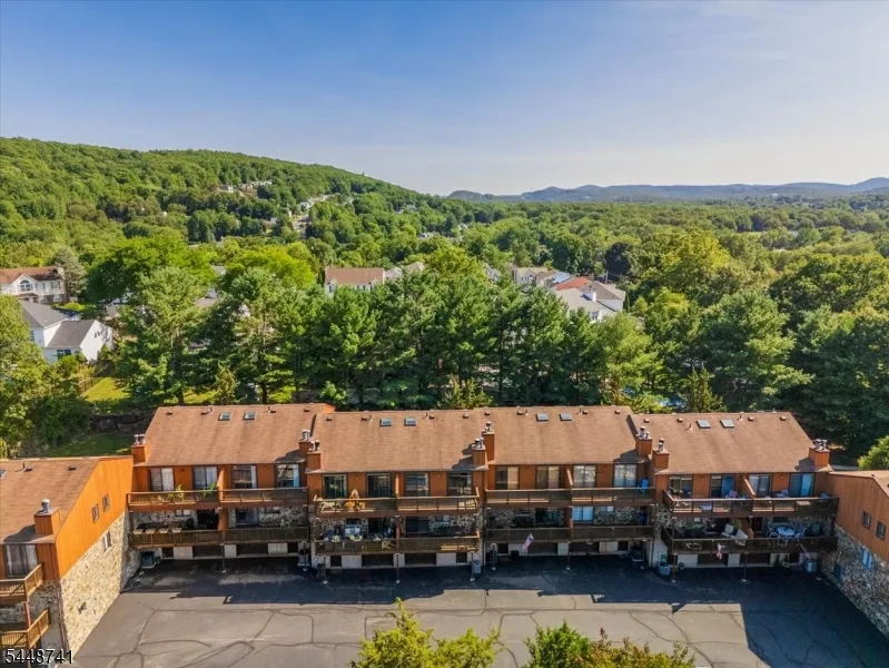 3 Brookside Hts #F Unit F Wanaque, NJ 07465