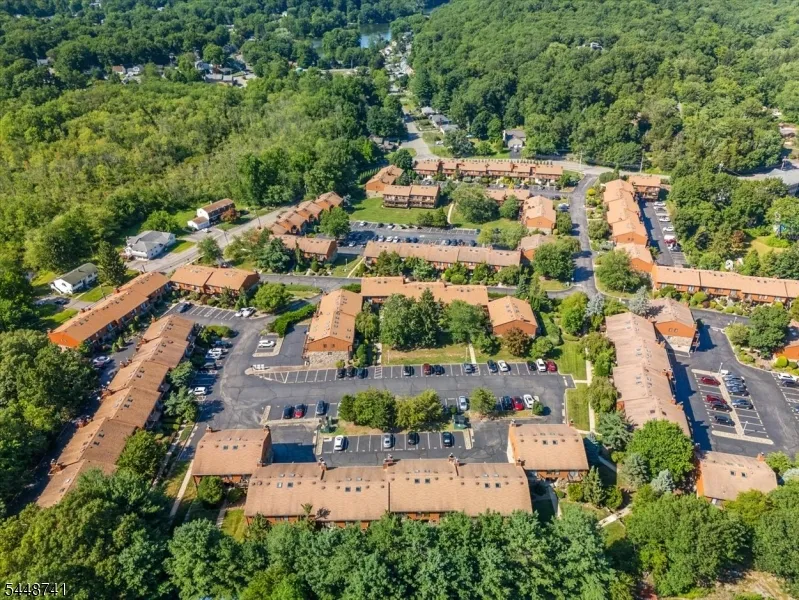 3 Brookside Hts #F Unit F Wanaque, NJ 07465