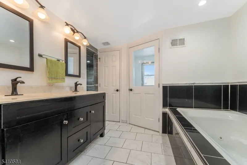 12 Brainard St Phillipsburg Town, NJ 08865