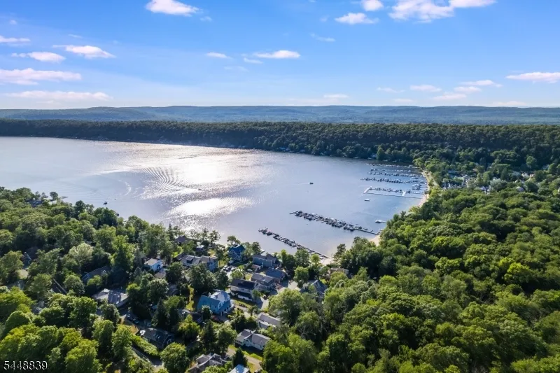 23 Notch Rd Rockaway, NJ 07435