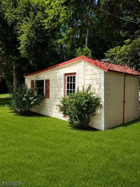 23 Notch Rd Rockaway, NJ 07435