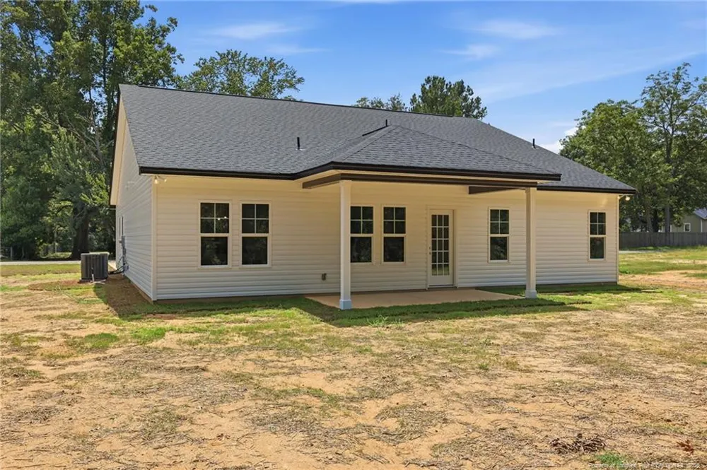 211 E 7th Avenue Raeford, NC 28376