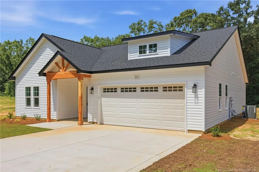 211 E 7th Avenue Raeford, NC 28376