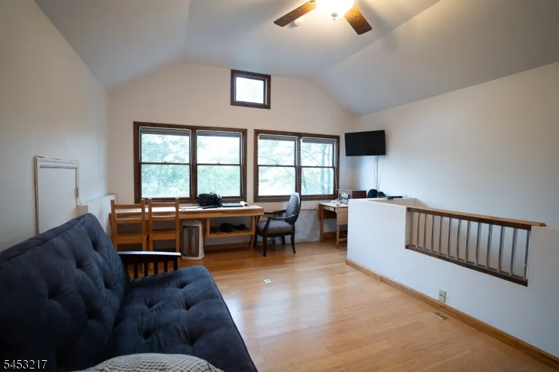 118 Lakeside Dr Liberty, NJ 07823