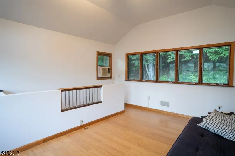118 Lakeside Dr Liberty, NJ 07823