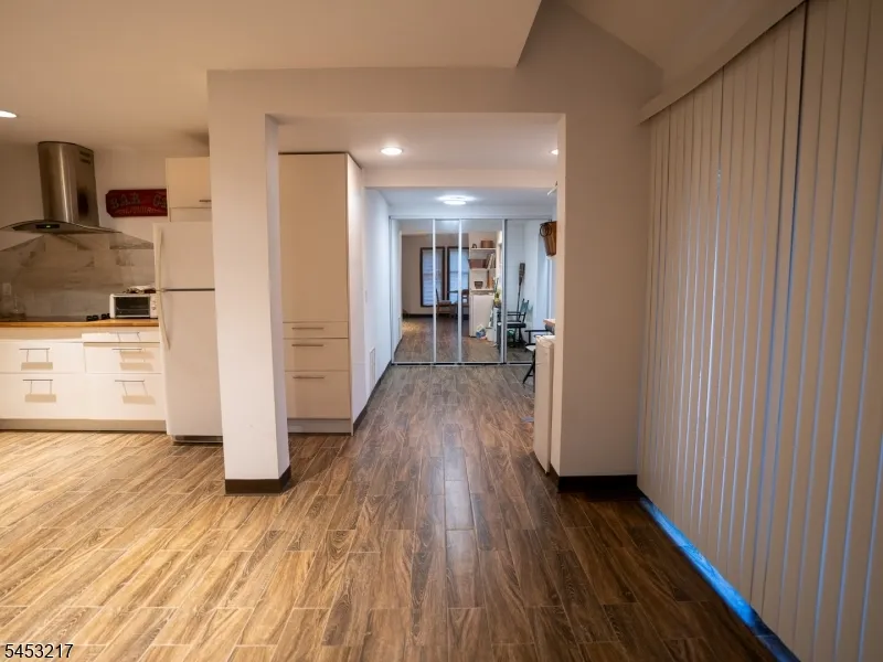 118 Lakeside Dr Liberty, NJ 07823