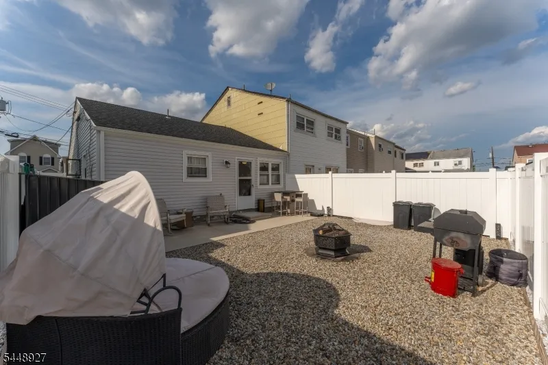 30 Warren St Carteret, NJ 07008