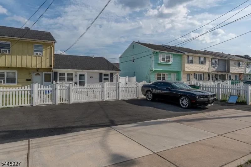 30 Warren St Carteret, NJ 07008