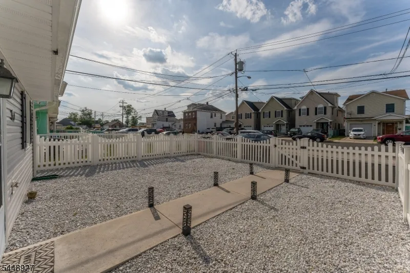 30 Warren St Carteret, NJ 07008