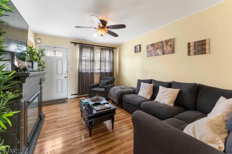 30 Warren St Carteret, NJ 07008