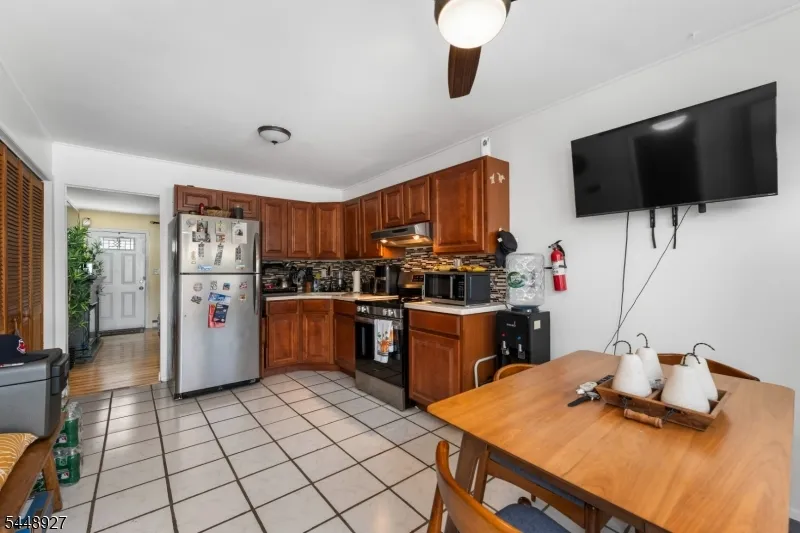 30 Warren St Carteret, NJ 07008