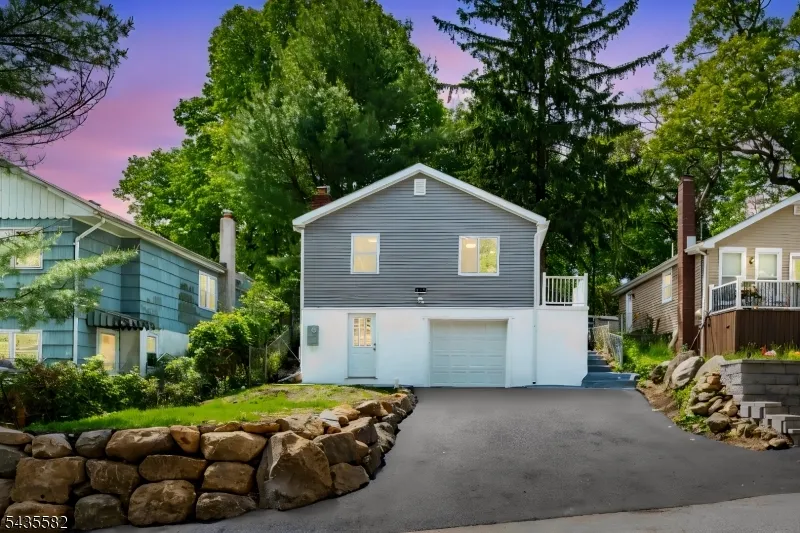 116 Bucknell Trl Hopatcong, NJ 07843