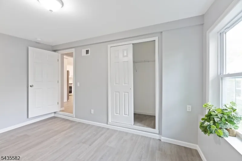 116 Bucknell Trl Hopatcong, NJ 07843