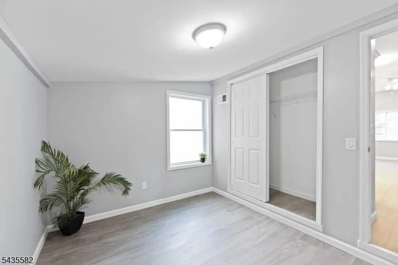 116 Bucknell Trl Hopatcong, NJ 07843