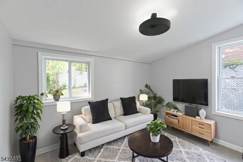 116 Bucknell Trl Hopatcong, NJ 07843
