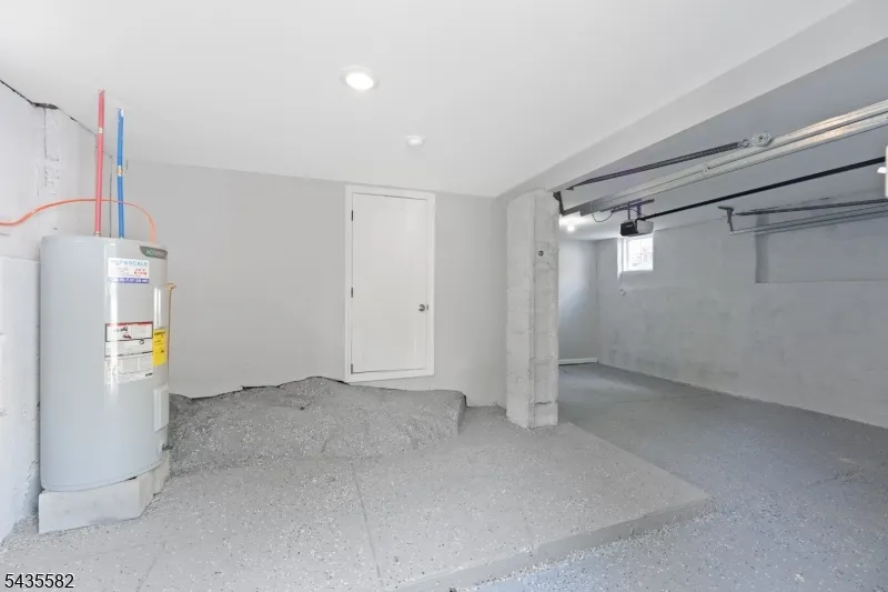 116 Bucknell Trl Hopatcong, NJ 07843