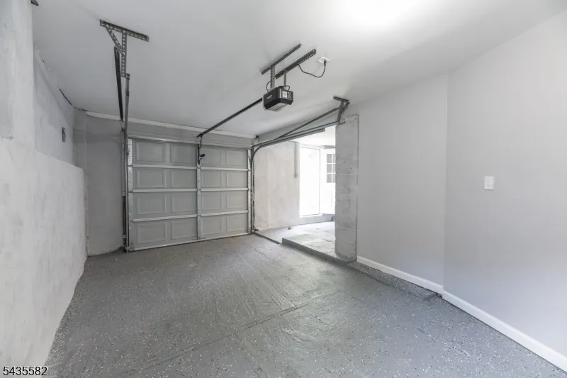 116 Bucknell Trl Hopatcong, NJ 07843