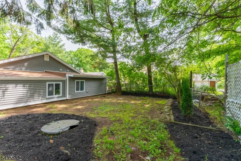 116 Bucknell Trl Hopatcong, NJ 07843