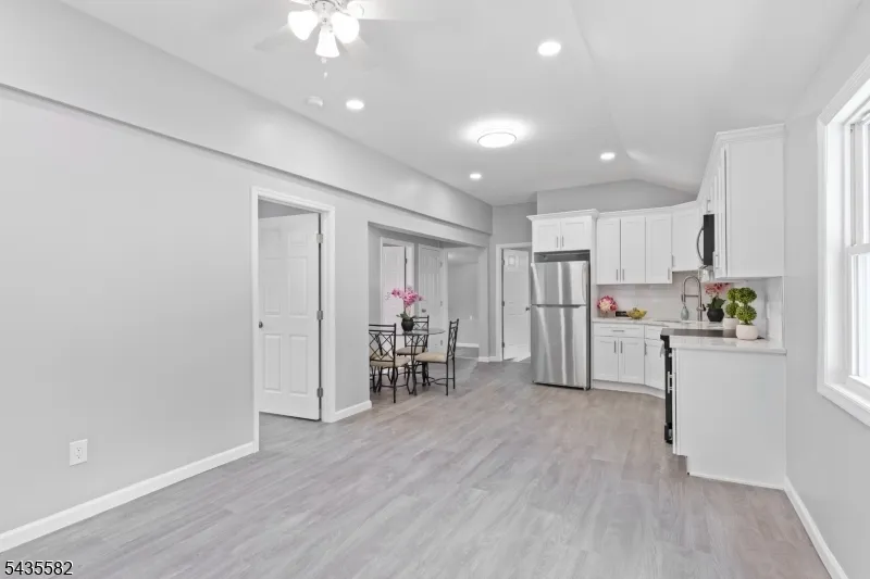 116 Bucknell Trl Hopatcong, NJ 07843