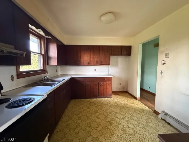 1085 Grand St Phillipsburg Town, NJ 08865