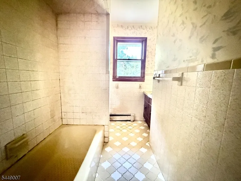 1085 Grand St Phillipsburg Town, NJ 08865