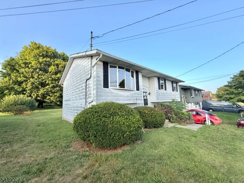 1085 Grand St Phillipsburg Town, NJ 08865