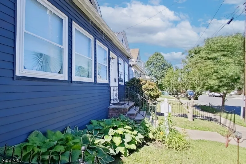 229 E 1St St Clifton City, NJ 07011