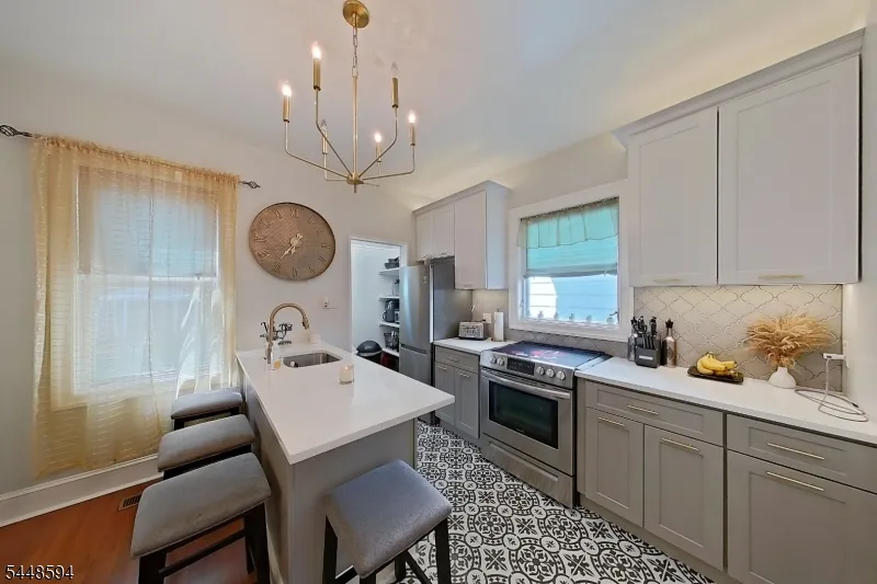 229 E 1St St Clifton City, NJ 07011