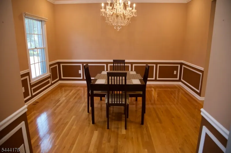 43 Cleveland Ave East Hanover, NJ 07936