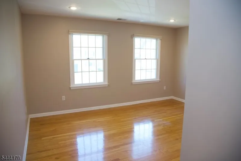 43 Cleveland Ave East Hanover, NJ 07936